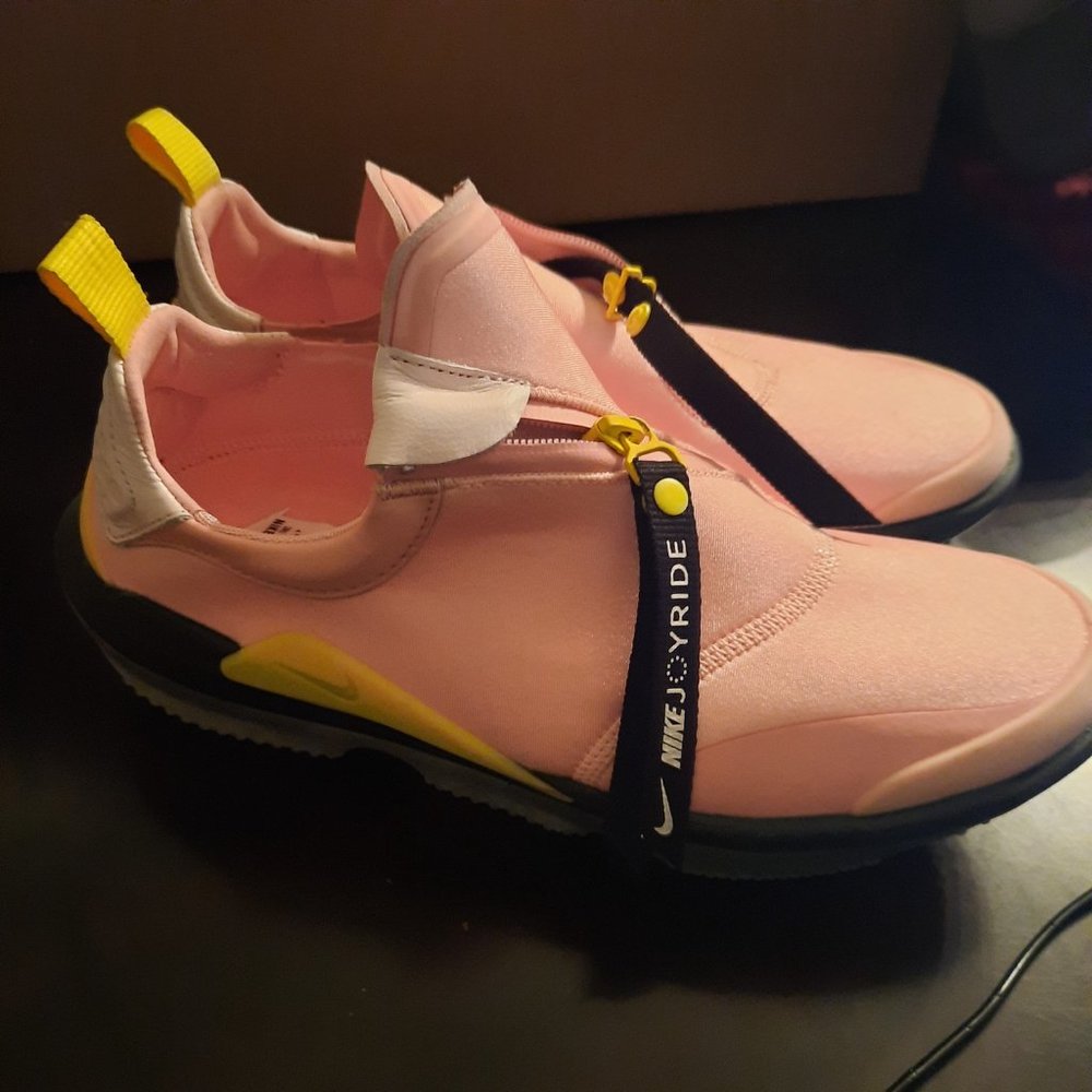 NWOT Nike Women Joyride Optik Coral size 9